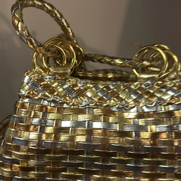 New with tags Crossbody. LORENZO. The product number is SW30M - Picture 3 of 4